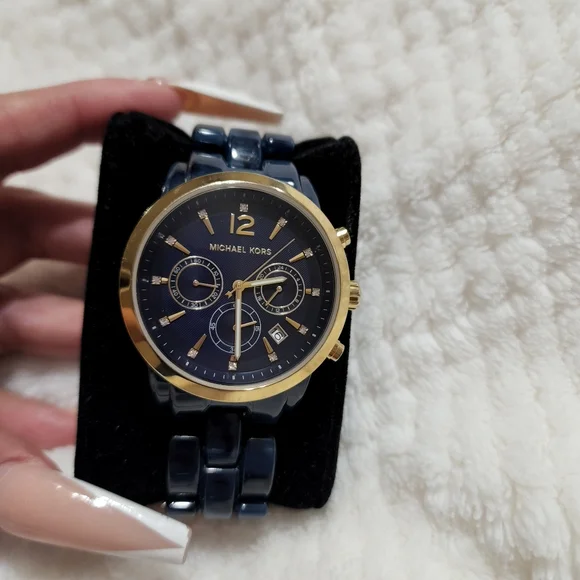 Michael Kors Women display picture 1